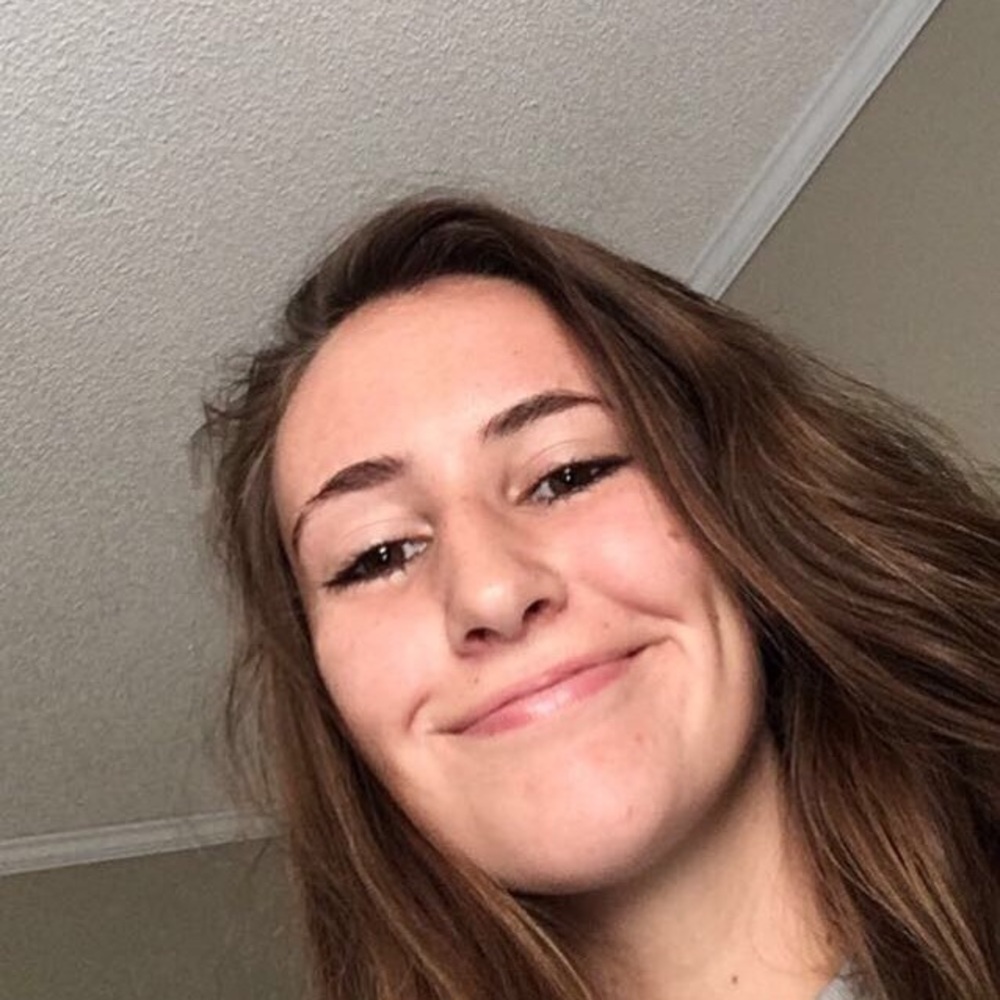 Meet your Posher, Alyssa